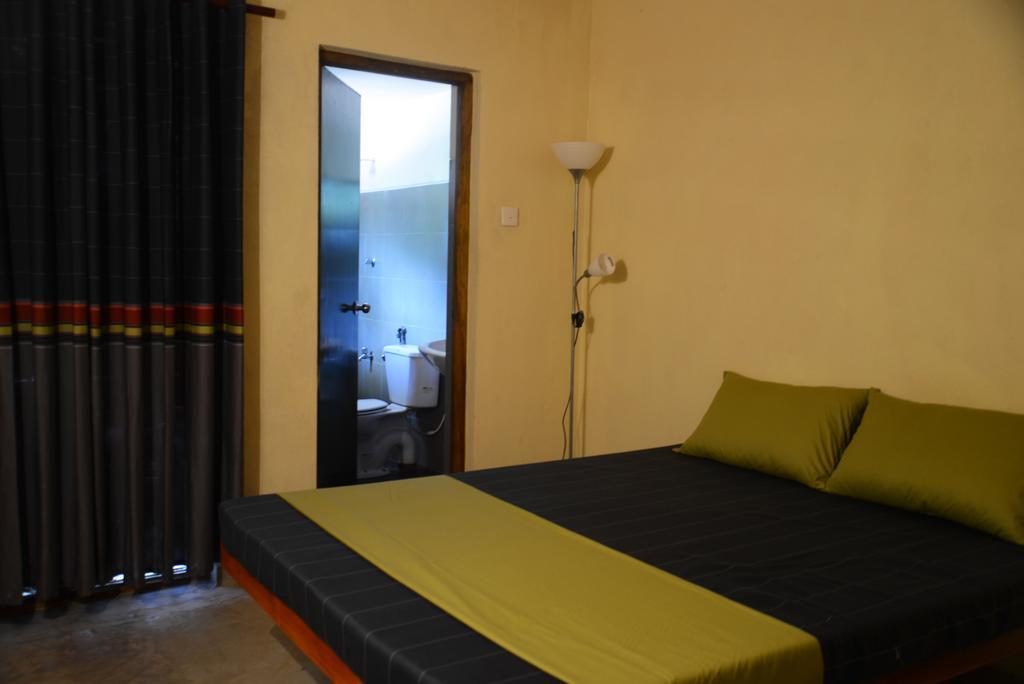 Jungle Beach Hostel Унаватуна Стая снимка