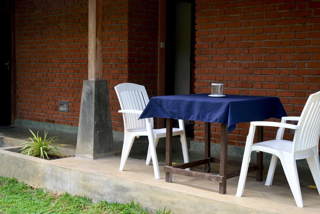 Jungle Beach Hostel Унаватуна Екстериор снимка
